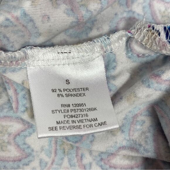 Sweet Tea’s by Pink Rose Mandala Mock Neck Sleeveless Top White Blue Small - Picture 10 of 11